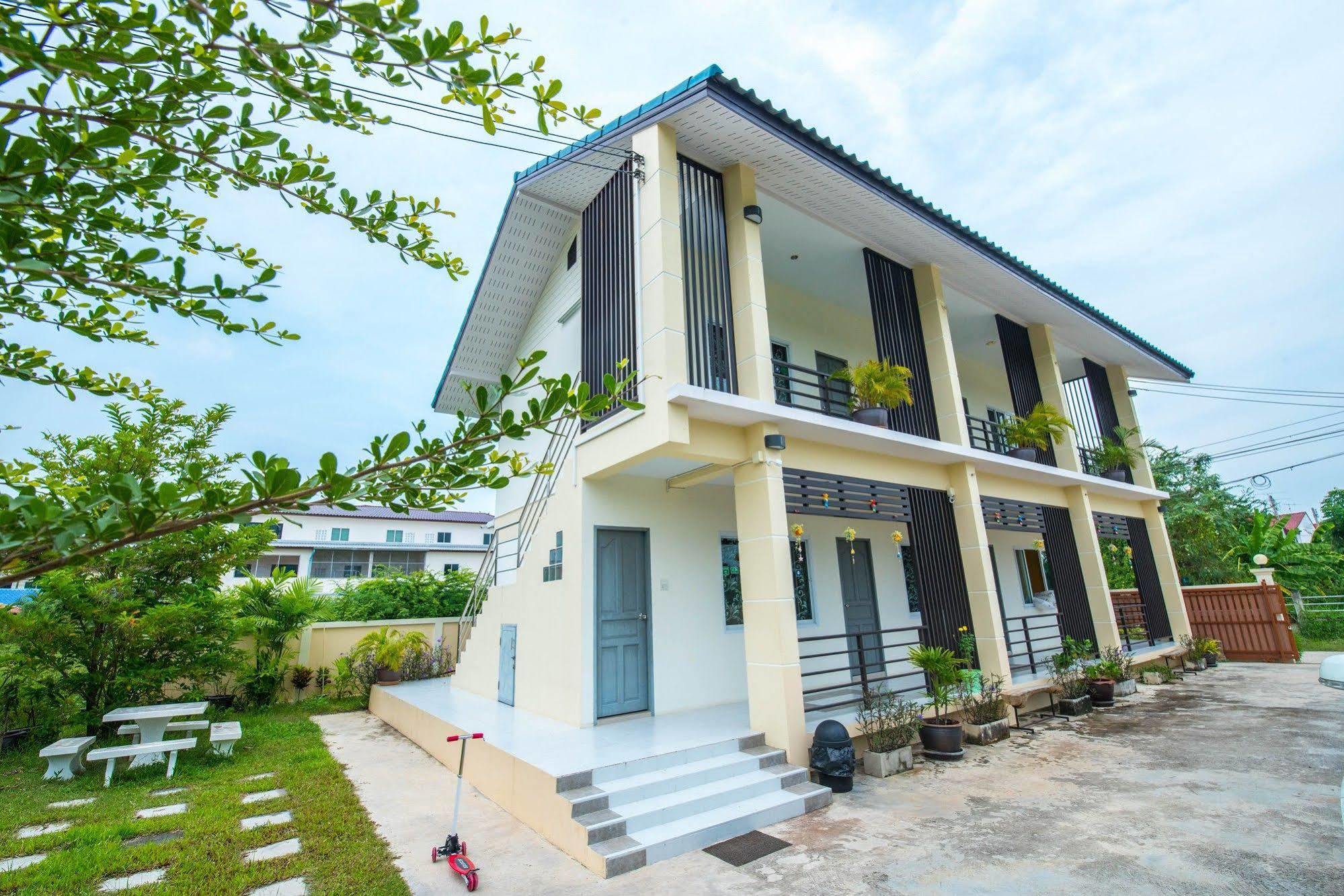 Sweet Dreams Hotel Phetchaburi Bagian luar foto